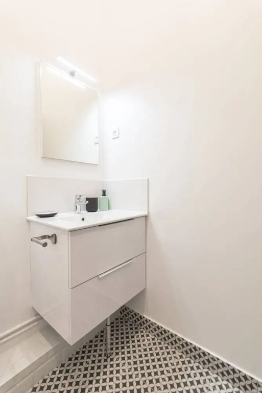 Renovated Design Apartment in Montparnasse