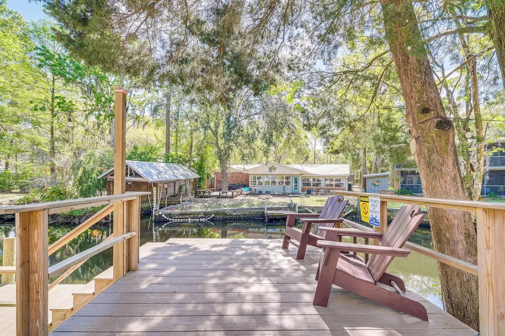 Decks, Docks & Kayaks: Waterfront Homosassa Gem