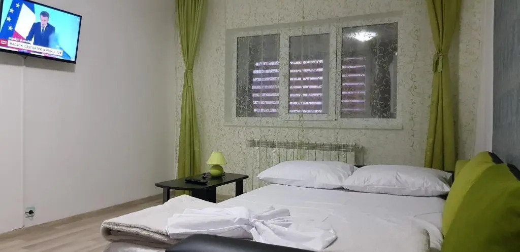 Navodari ap cu 3 cam decomandat la parter cu 2 intrări separate