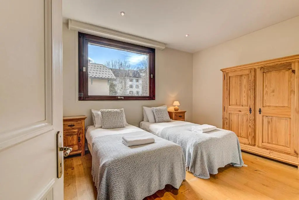 APARTMENT PRESIDENT - Alpes Travel - Central Chamonix - Sleeps 12