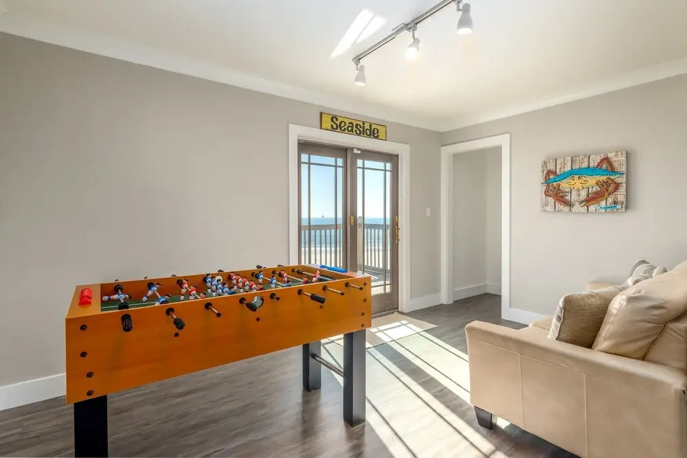 Island Time Iv - Pet Friendly! Private Heated Gulf Facing Pool - Covered Porches And Sundecks - This Amazing Home Has It All! 5 Bedroom Home by RedAwning