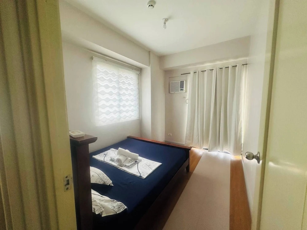 Spacious Central Davao City Getaway - Spacious Apartment With Shared Pool