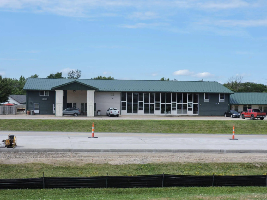 Indian Hills Inn & RV Park