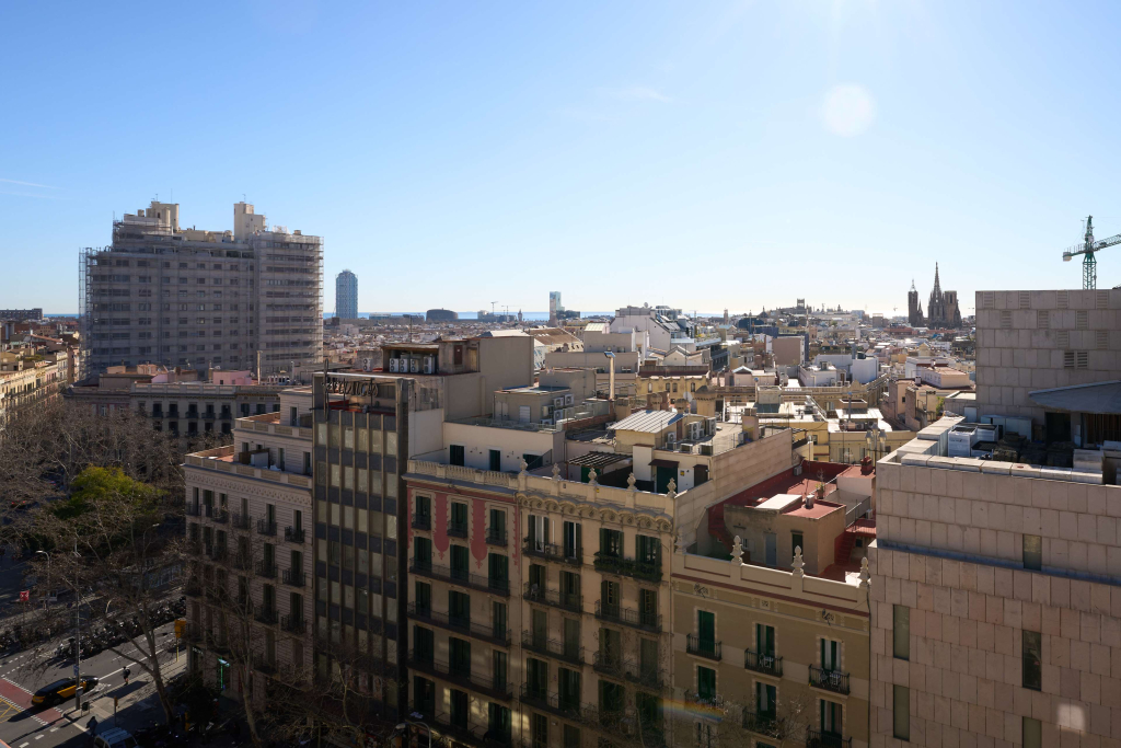 Catalonia Square Sup