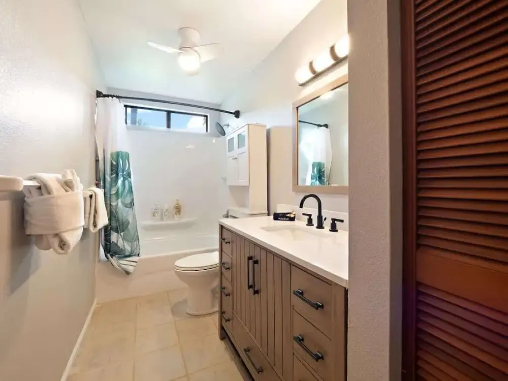 Heeia Bay Paradise Spacious 3 BDR Steps to Beach