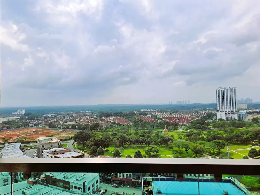 Skytrees Bukit Indah by HCK Travelers Pause 2BR 1BA 3min