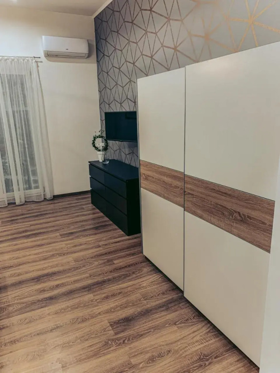 Heroes Square Apartment