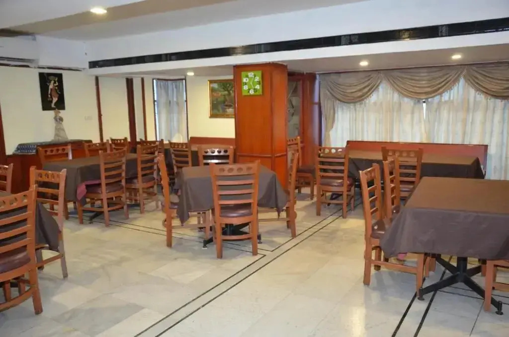 HOTEL RATHNA RESIDENCY