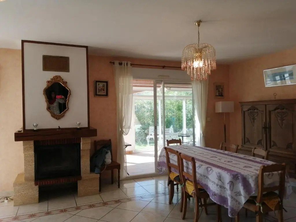 BELLE VILLA, 5 CHAMBRES à 5 min, en voiture, de CARCASSONNE