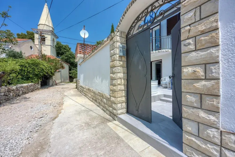 Captain's House - Sv. Jakov