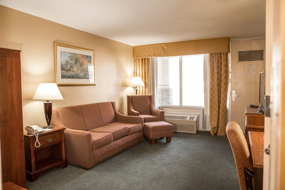 Grand Idaho Inn & Suites