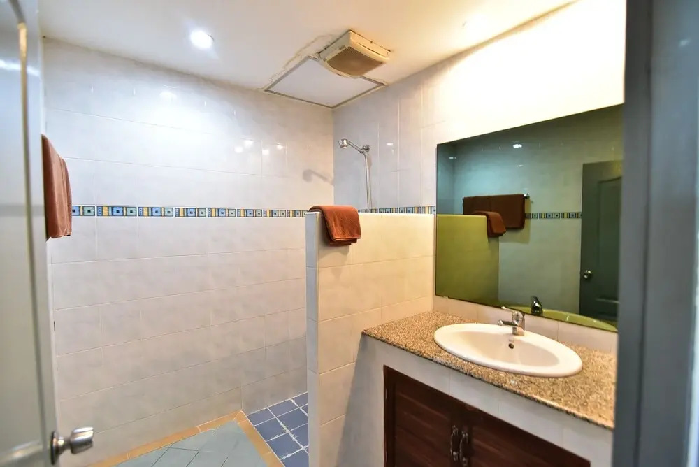 Enjoy Andre Restaurant & Room