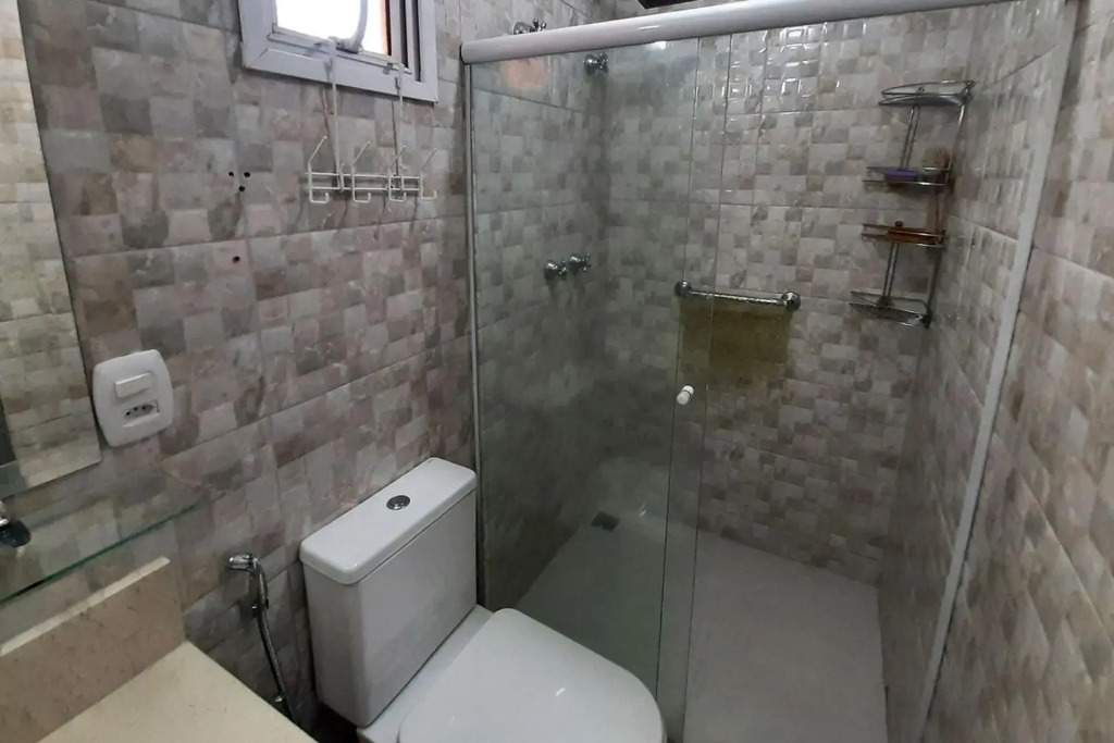 Duplex a 50 metros da praia com 4 quartos completo