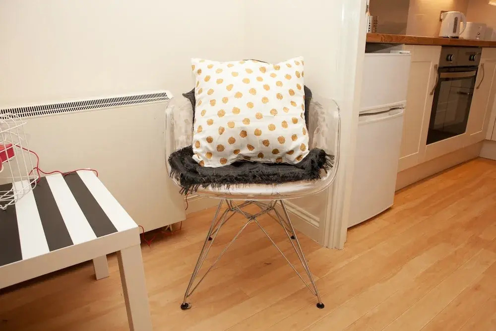 2 Bedroom Bristol House Near Gloucester Road