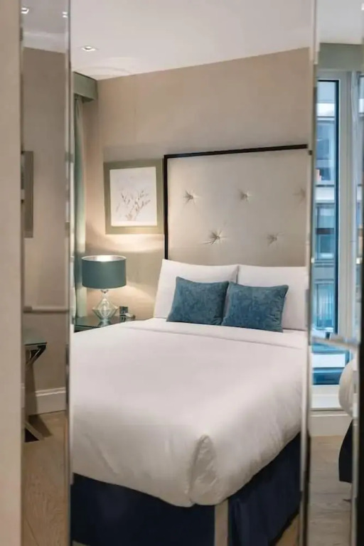 Luxury Kensington Home - Concierge Elevator AC