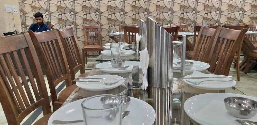 Hotel Chintpurni