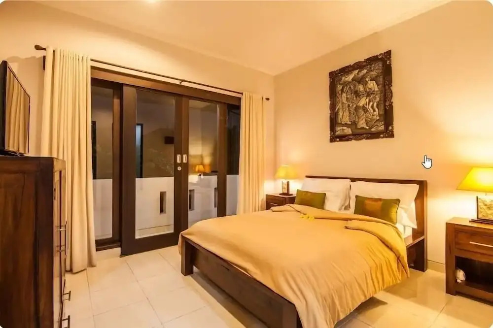 SMV . 10-BR · 10BR Pool Prime Area Walk to Beach and Shops