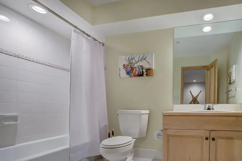Luxury 4 bedroom Premier Residence at St James Place 4 Condo by RedAwning