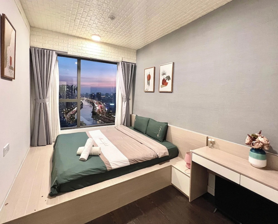 Rivergate Residence District 4