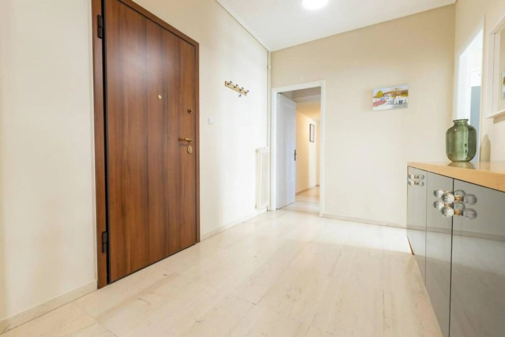 Amfitritis top floor apartment at Palaio Faliro