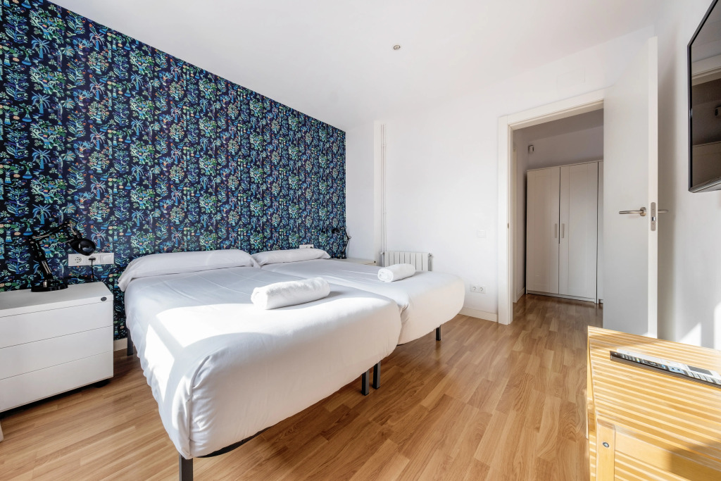 AinB Barcelona Sants Apartments