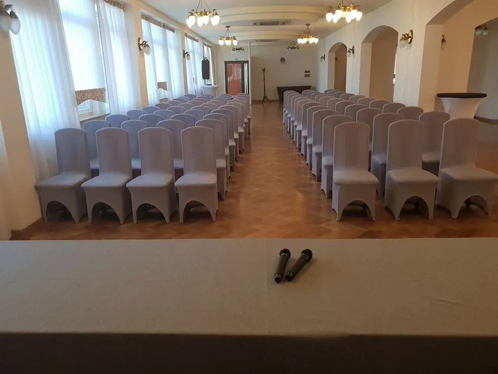 Carina Hotel
