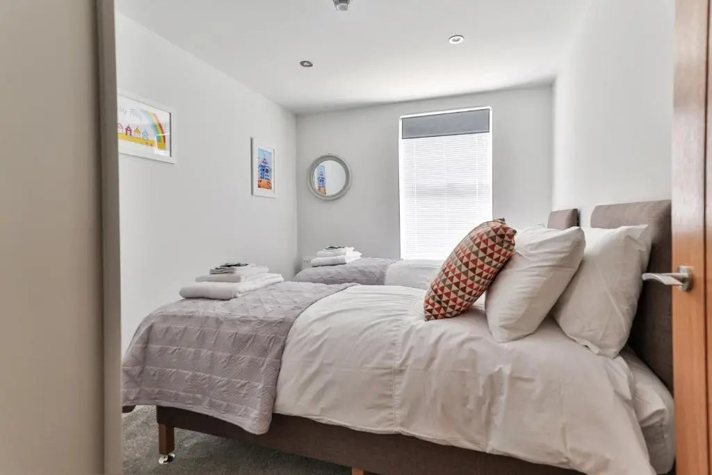 Belle House, Apt 6
