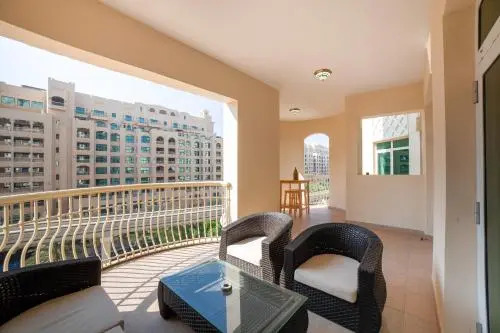 2BR ON PALM JUMEIRAH SHORELINE 20 - With Beach Access & a Complimentary Golf