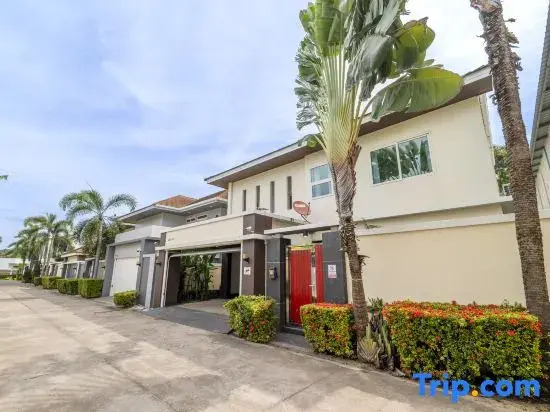 Pattaya Private 4-Bedrooms, 5-Bathrooms Pool Villa