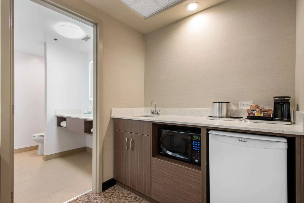 Clarion Hotel & Suites