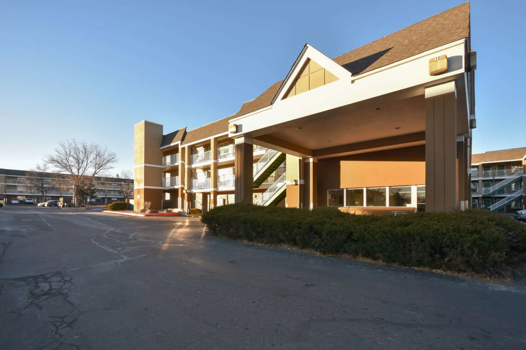 Crossland Economy Studios - Denver - Lakewood West