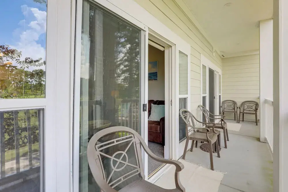 ~ 6 Mi to Ocean w/ Pool & Golf: Myrtle Beach Condo