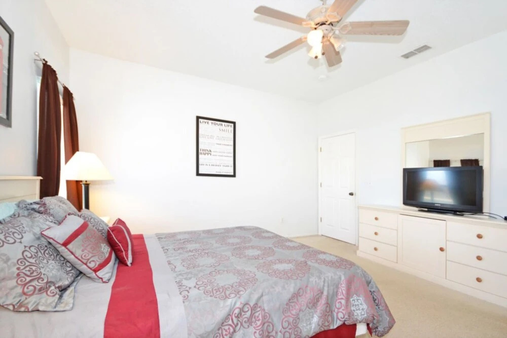 Hampton Lakes 215840
