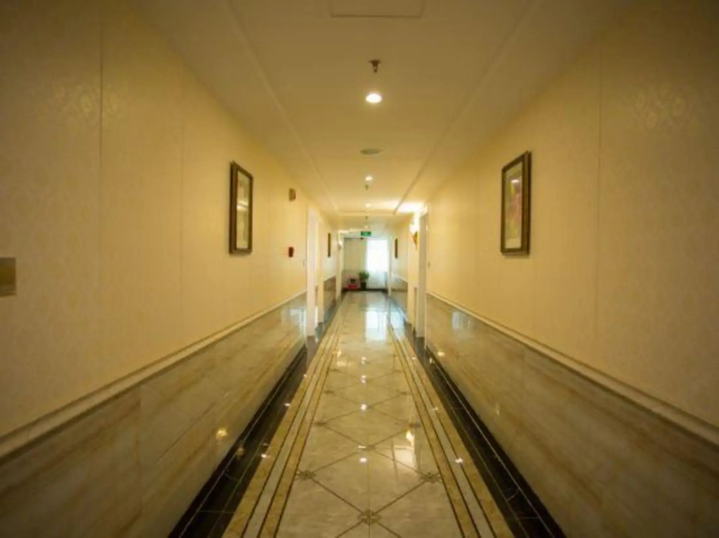Yangguang Yihao Hotel