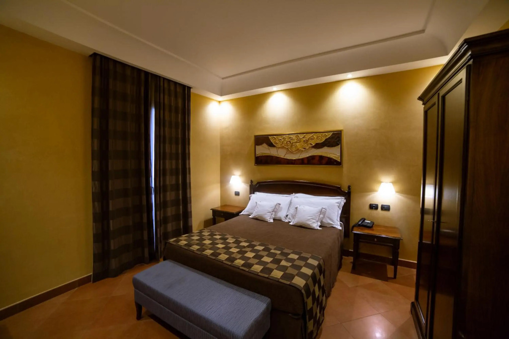 Artemis Hotel