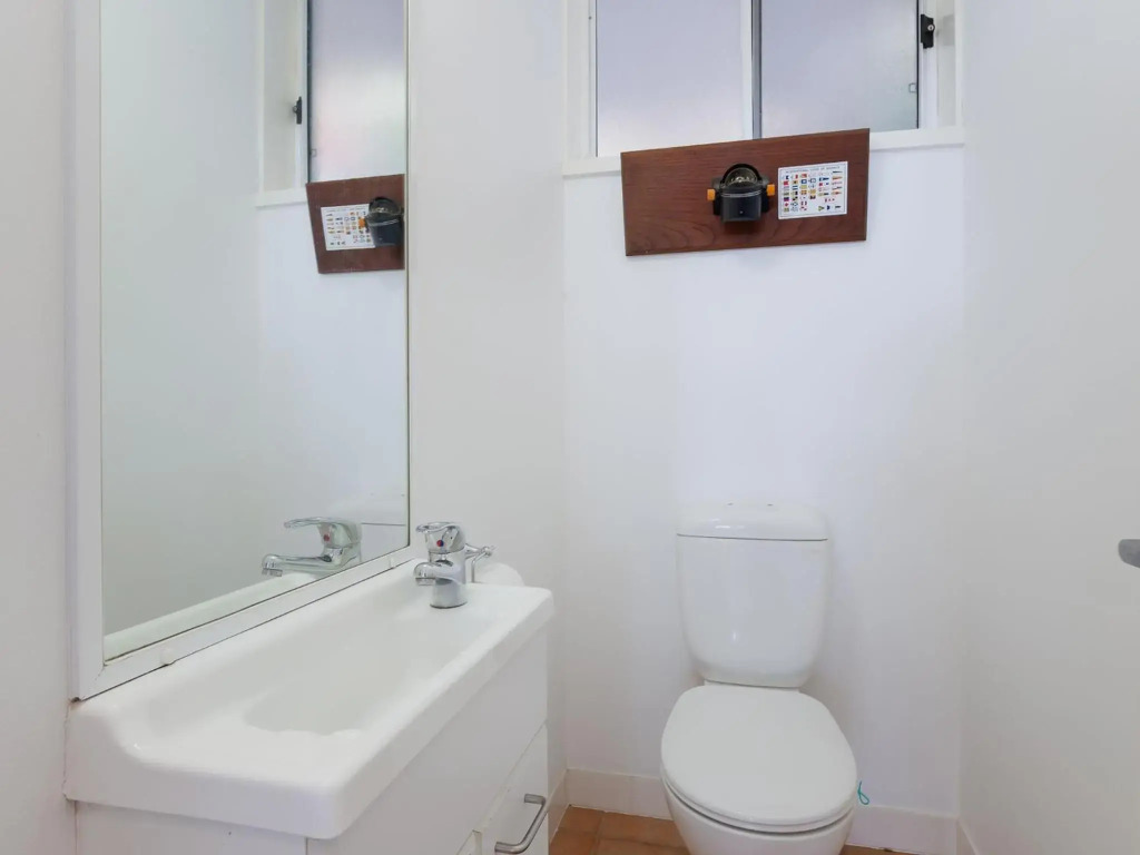Corlette Waterfront 2 Waterfront Luxury WI FI Aircon Boat Parking