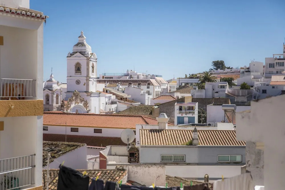 B36 - Backstreet Duplex in Lagos by DreamAlgarve