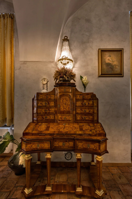 Triplex Kings Apartment in Old Town