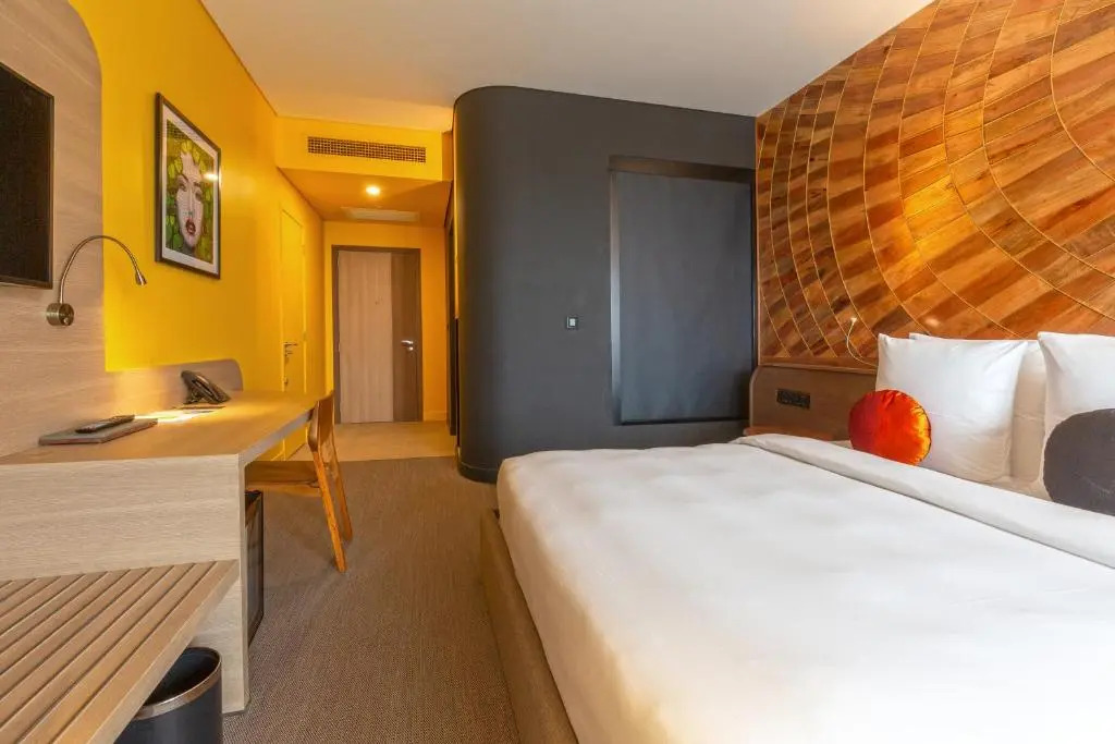 SUN & MOON, Riverside Hotel