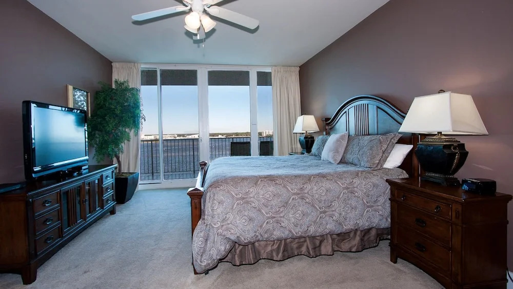 Three Bedroom Condo With Panoramic Views - Unit Crc0704