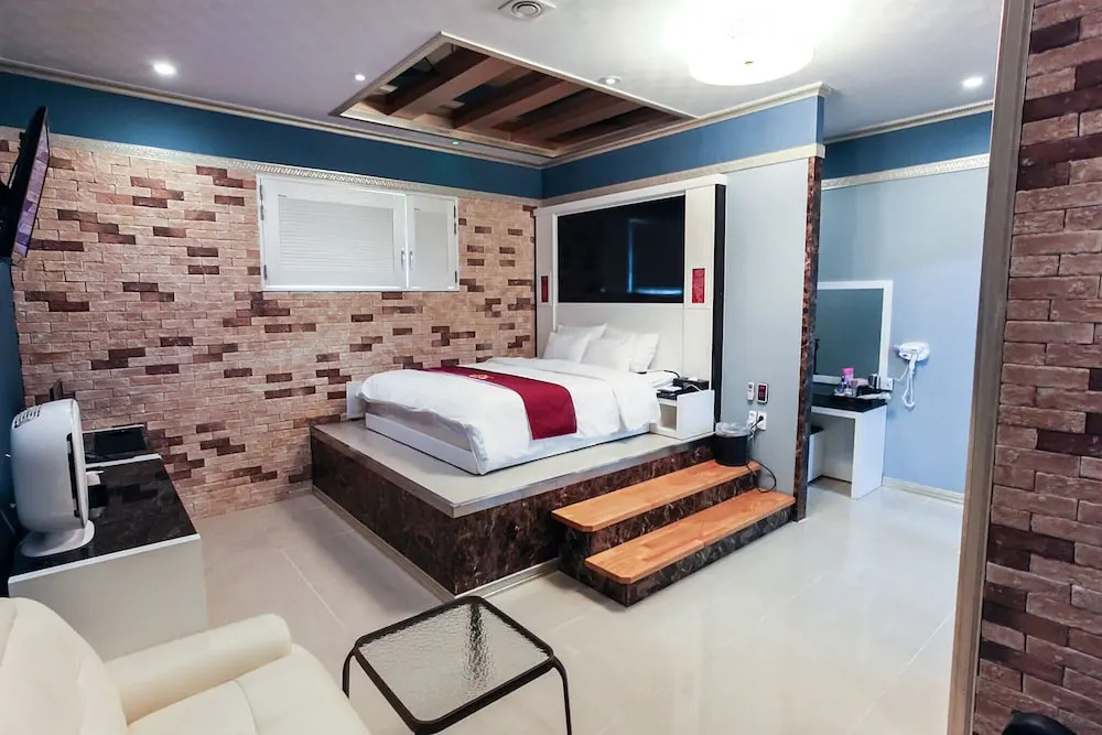Jeju Aewol Show Drive in Unmanned Hotel