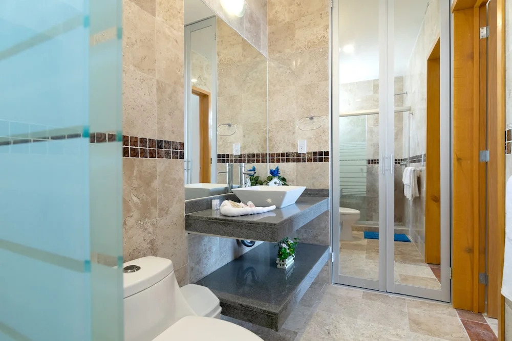 Kuyaan Coral Suites by Alex