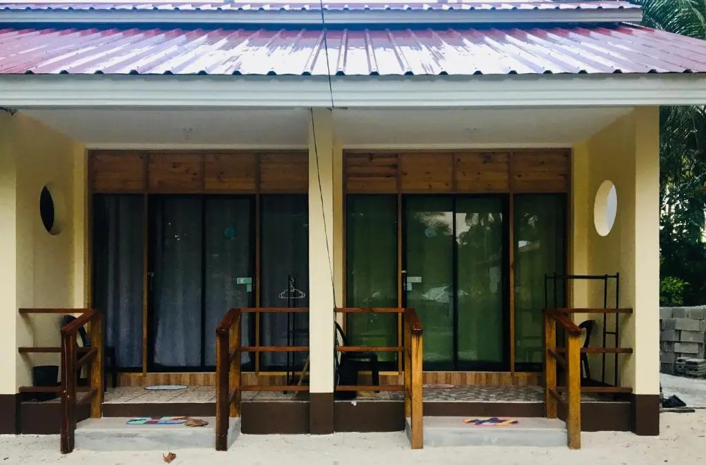Shats Guesthouse Siargao near Beach