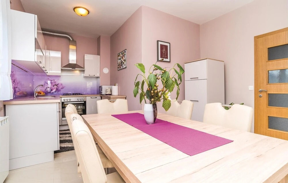 Stunning Home in Rovanjska With Wifi and 6 Bedrooms