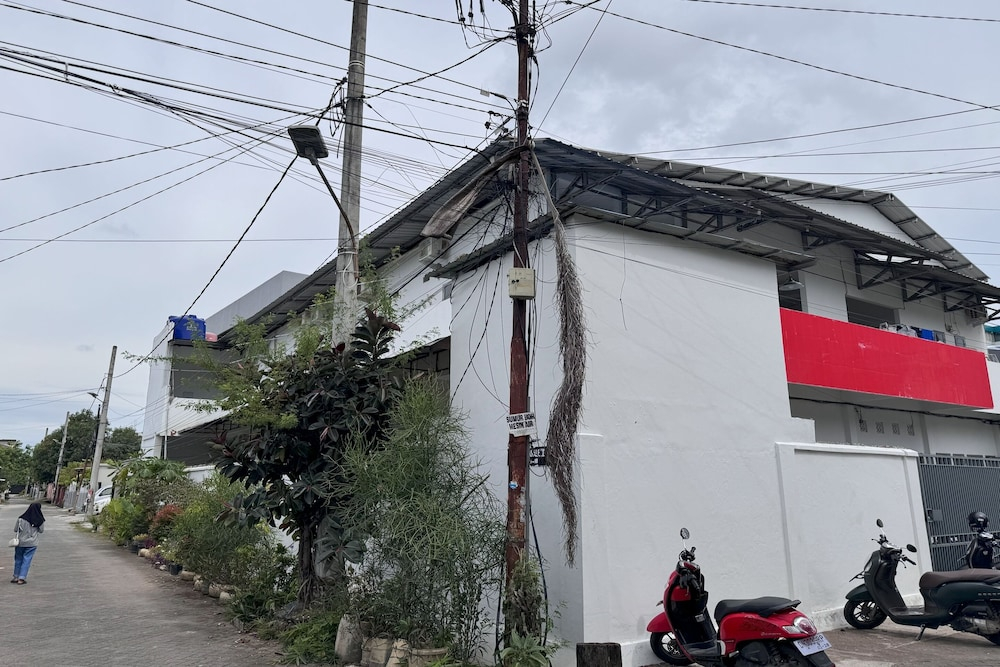 Hotel O Kost Reski 2 Near Tugu Perbatasan Takalar - Gowa