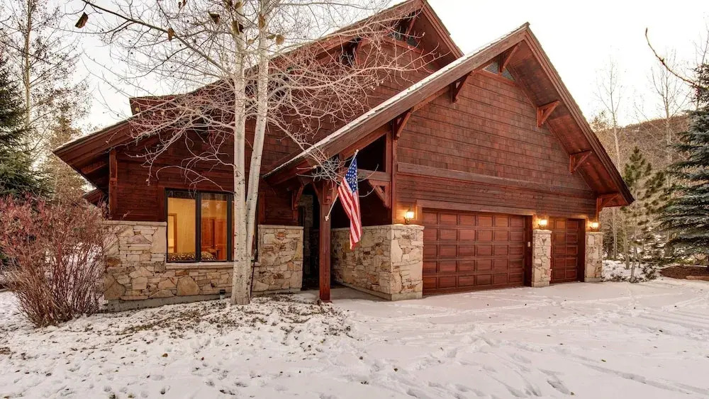 Telemark Ski . 5 Bedrooms. Sleeps 12 Home by RedAwning