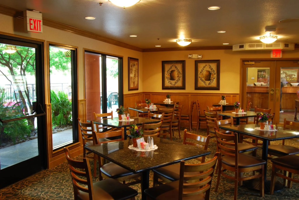 Oxford Suites Redding