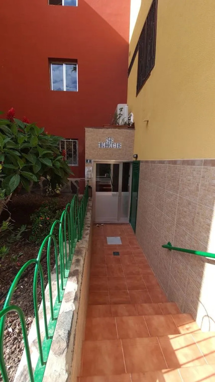 Low Cost Room Las Llaves 5