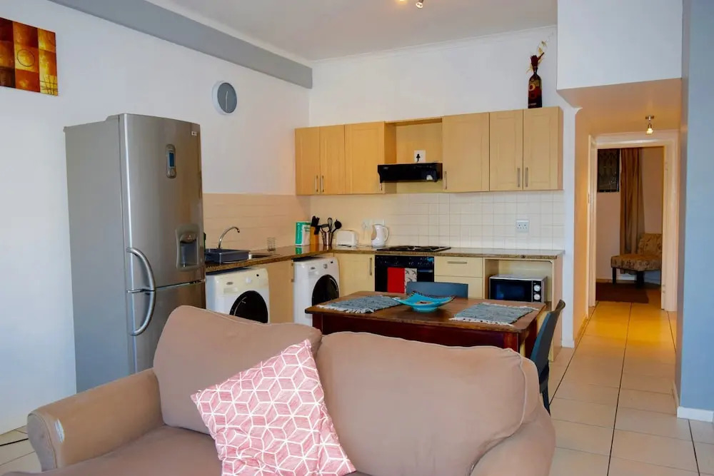 1 Bedroom Flat With Views of Table Mountain and Lions Head