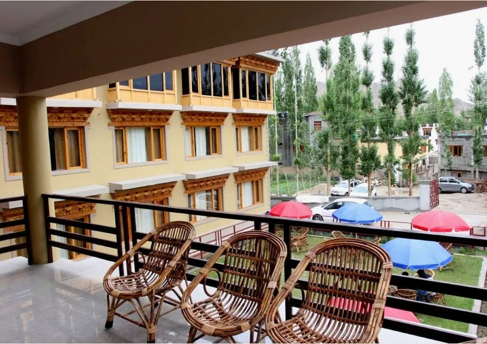 Hotel Tsokar